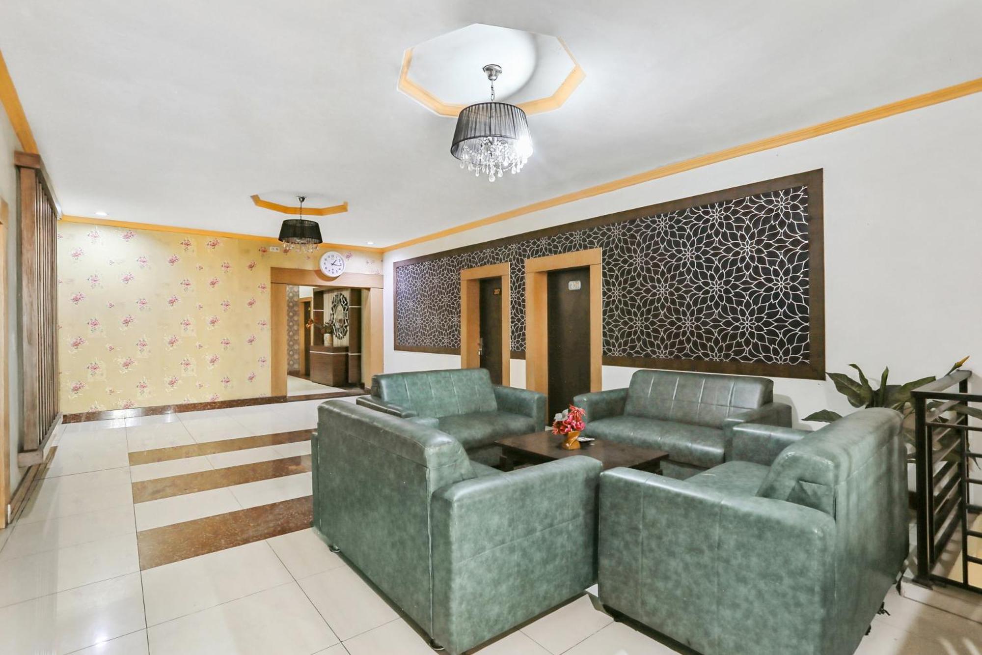 Collection O 93163 Hotel Grand Kartika Parepare 외부 사진