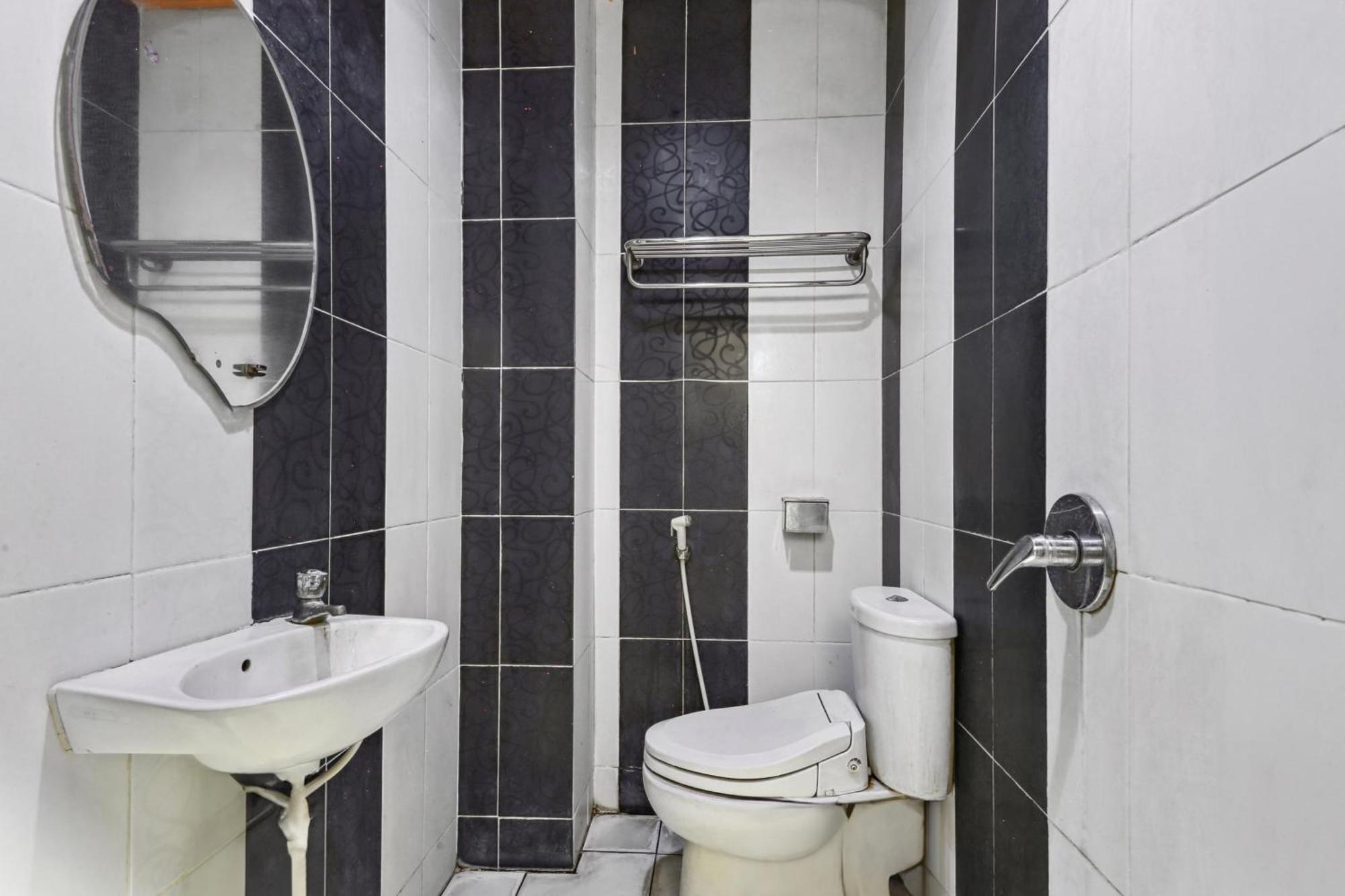 Collection O 93163 Hotel Grand Kartika Parepare 외부 사진