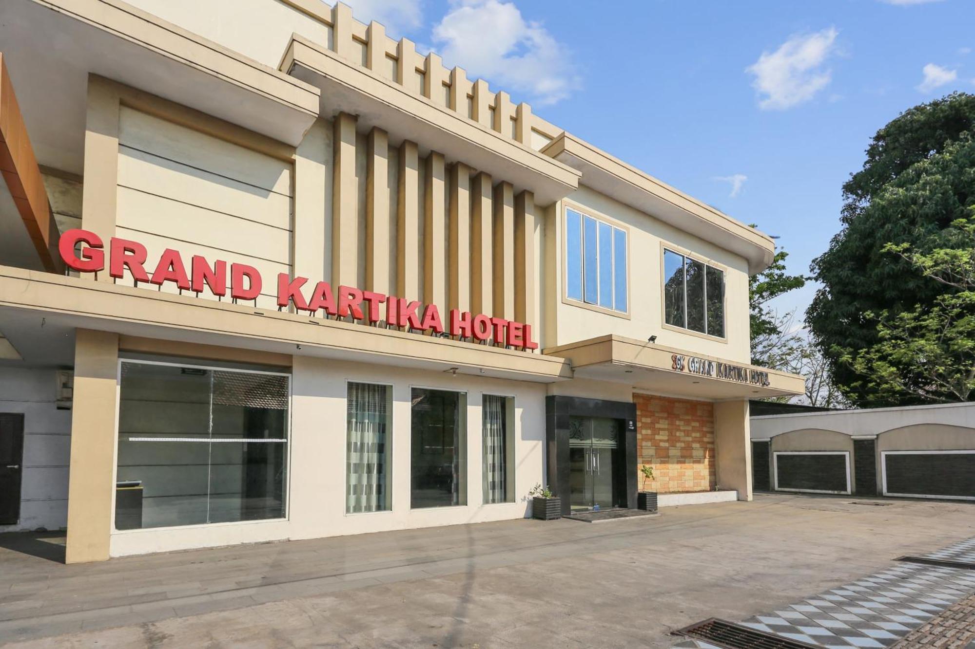 Collection O 93163 Hotel Grand Kartika Parepare 외부 사진